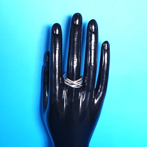 Elegant Vintage 925 Sterling Silver Interlocking 5-Band Ring – Size 9.5 – 5.75g - Picture 11 of 14